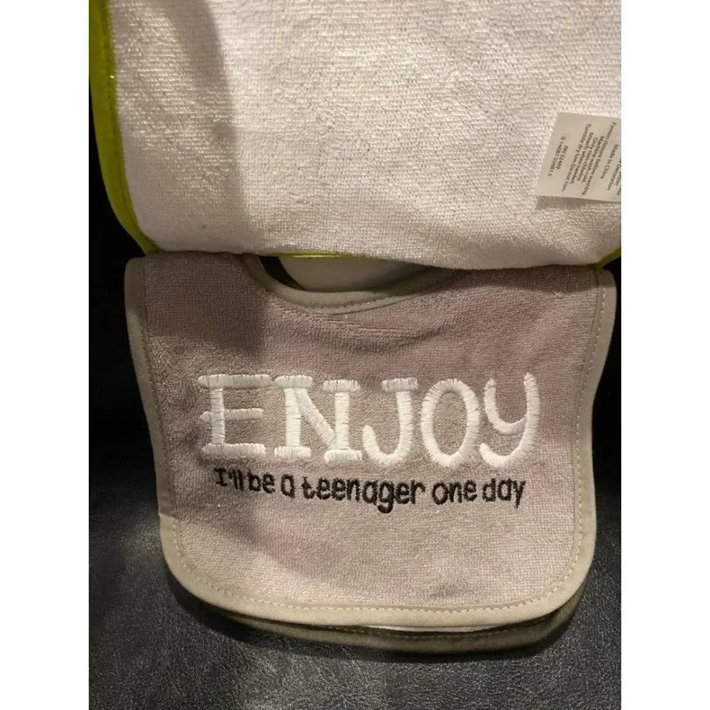 4 piece  bib set